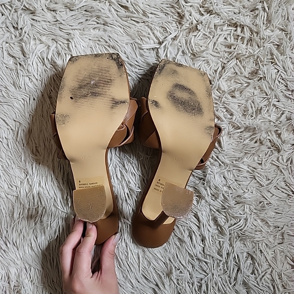 EGO Heels Square Toe Woven Strap Heels Sculptured Heel Sandals Pumps Size 8 ✨️💫 - Picture 7 of 8